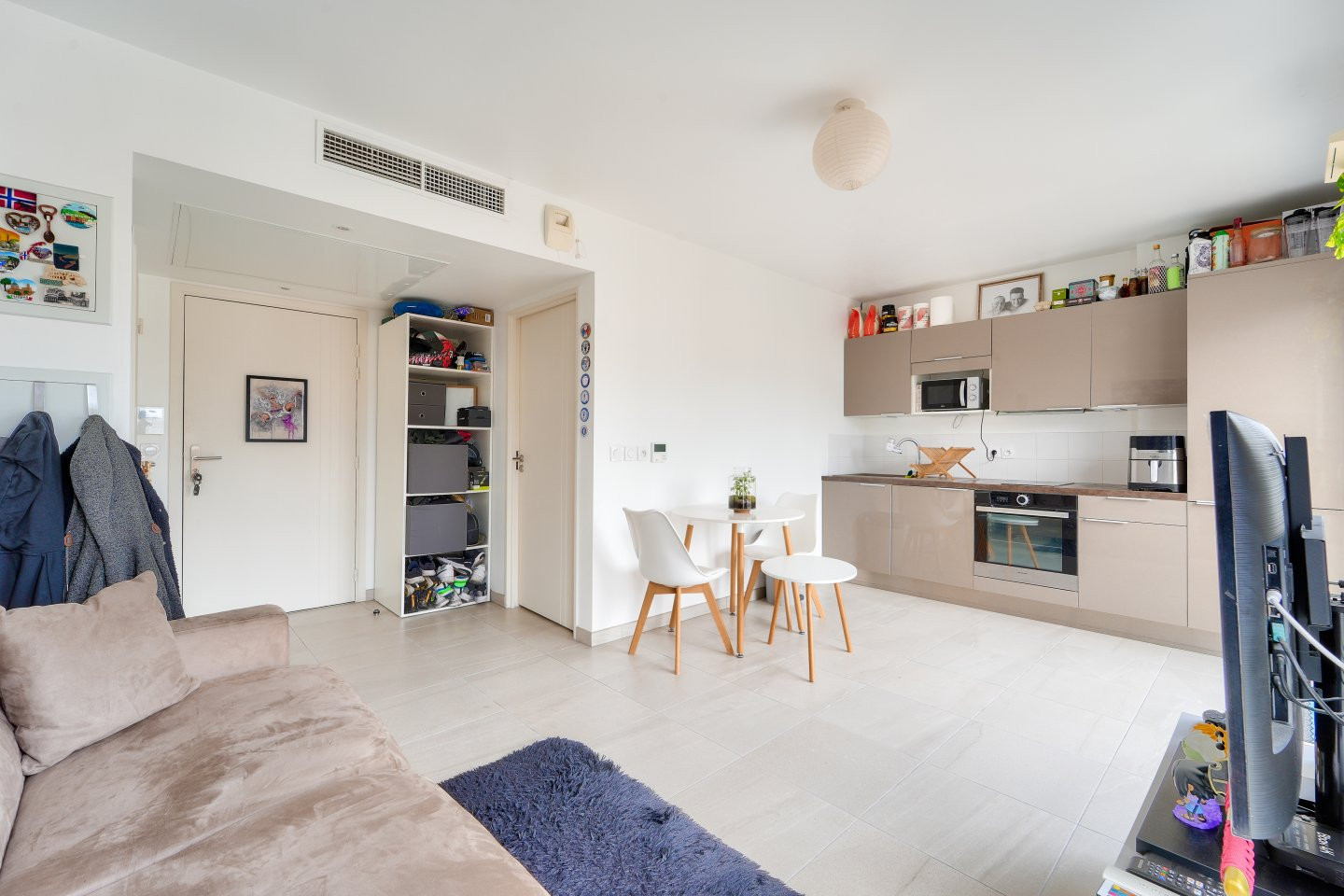 
                                                Vente
                                                 NICE - Cimiez - Beau studio de 26 m² en dernier étage dans une résidence récente