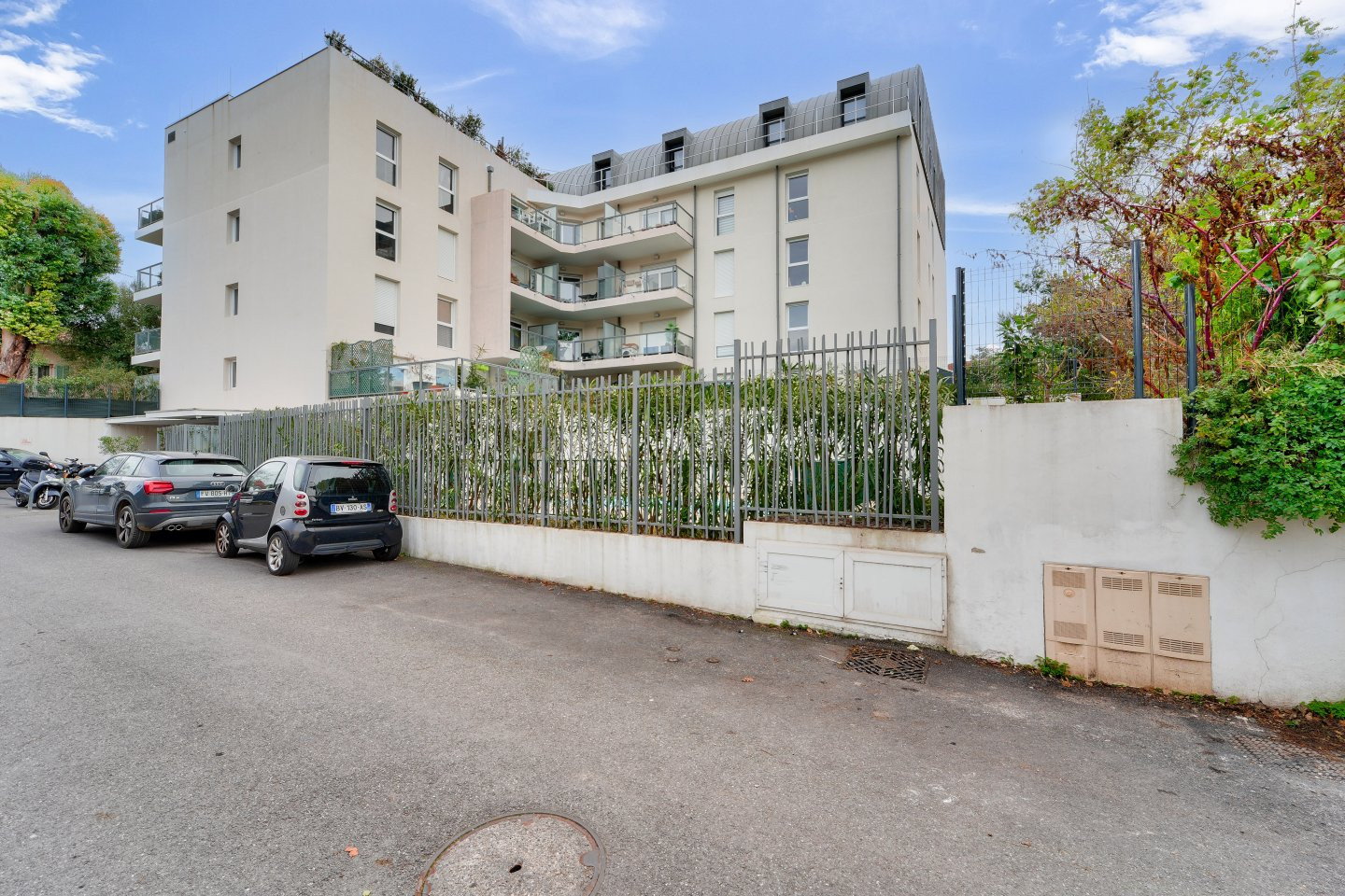 
                                                Vente
                                                 NICE - Cimiez - Beau studio de 26 m² en dernier étage dans une résidence récente