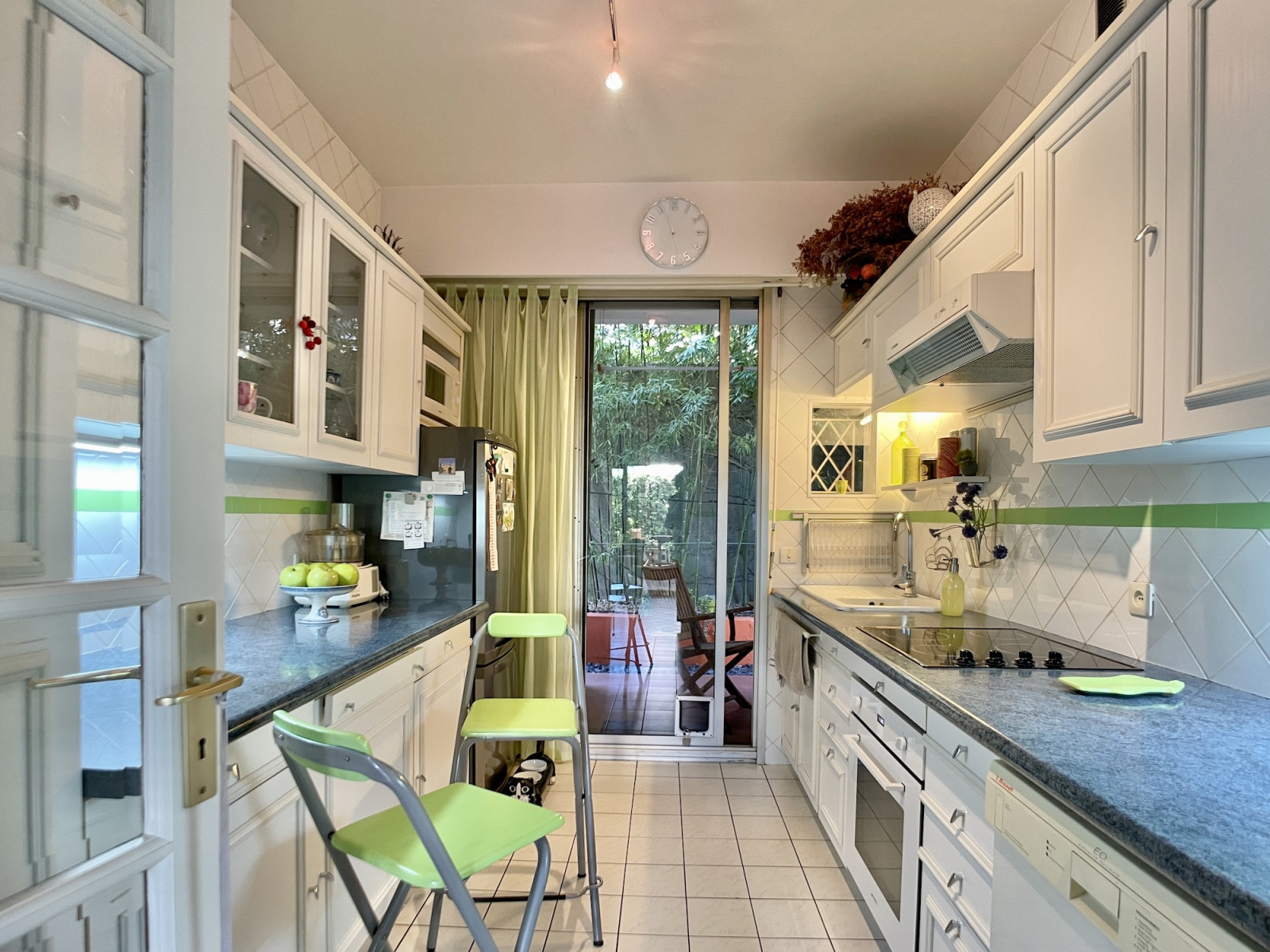 
                                                Vente
                                                 Nice Cimiez - Grand 2 pièces de 62m² en rez-de-jardin avec 99m² d'extérieurs