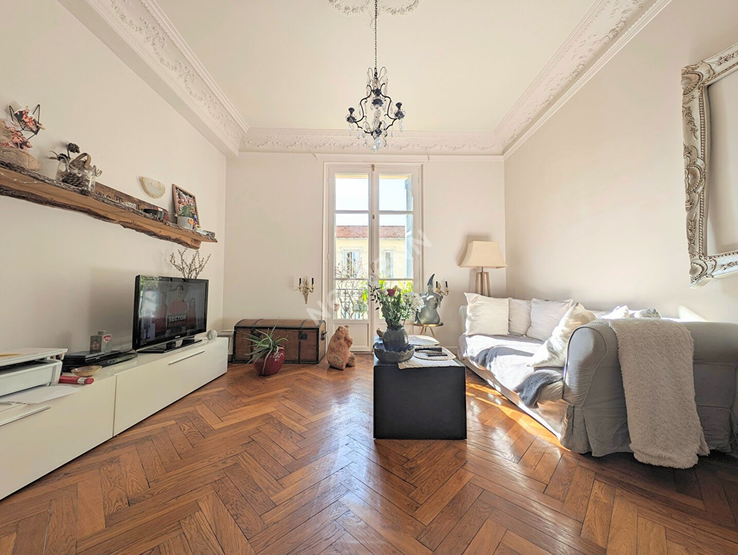 
                                                Vente
                                                 Nice Magnan - 2 pièces de 55m² Belle Epoque