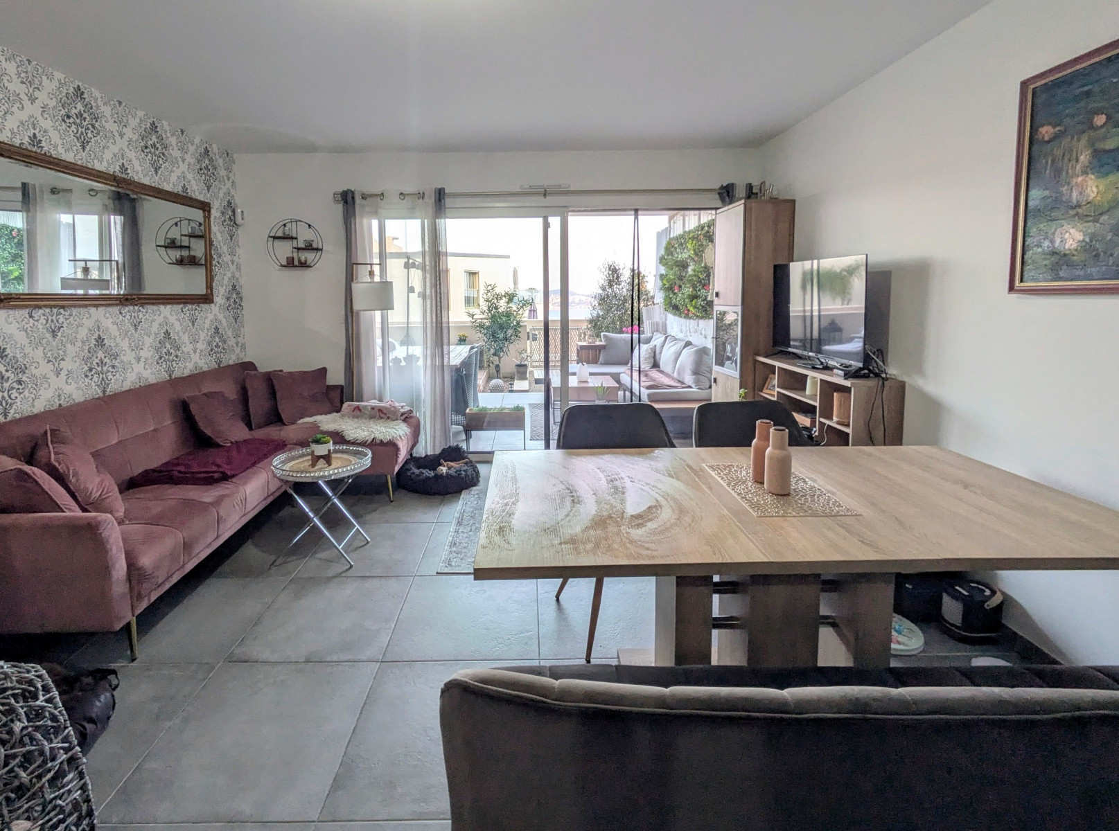 
                                                Vente
                                                 Nice Ouest Saint Antoine 2 Pièces en rez de jardin avec aperçu mer au calme