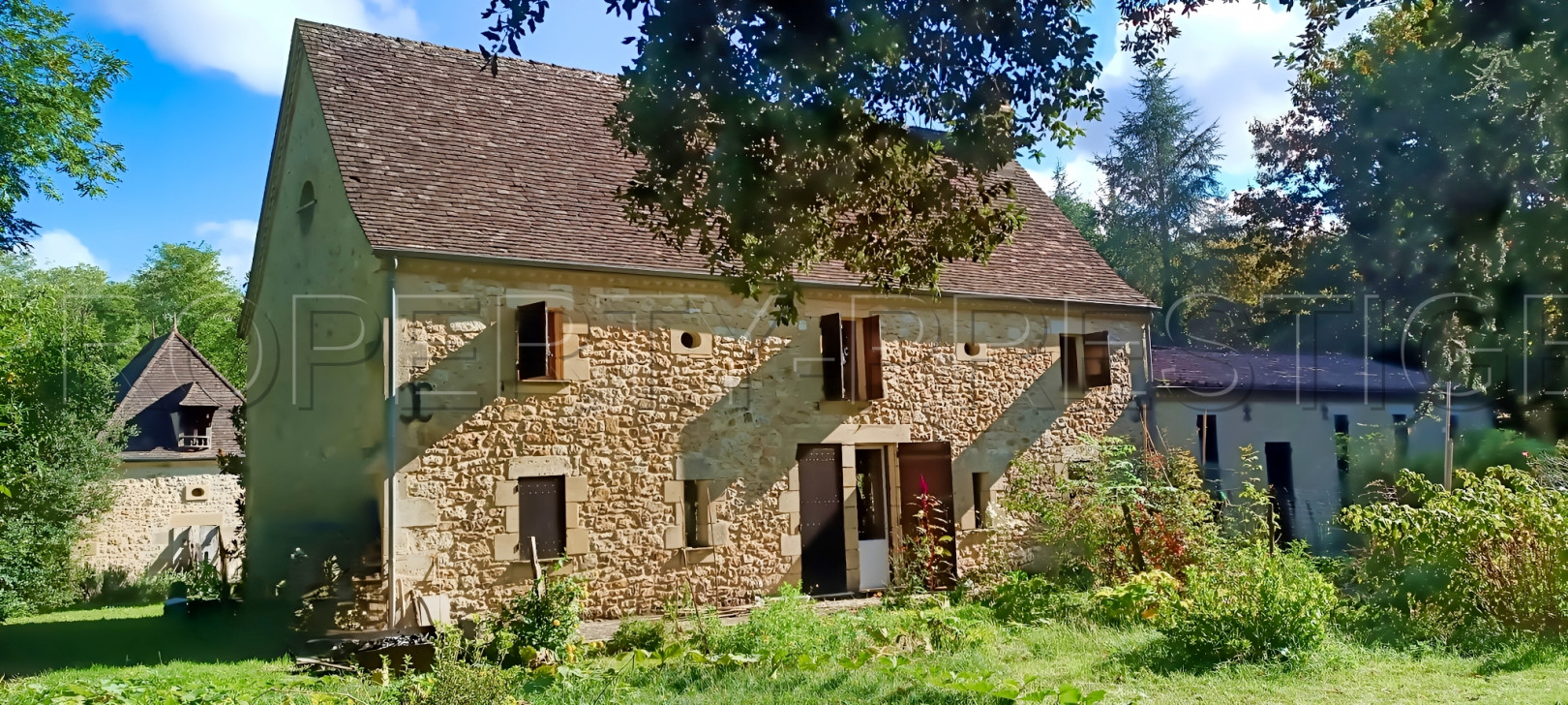 
                                                Vente
                                                 PERIGORD ANCIEN MOULIN A RENOVER 5 HA