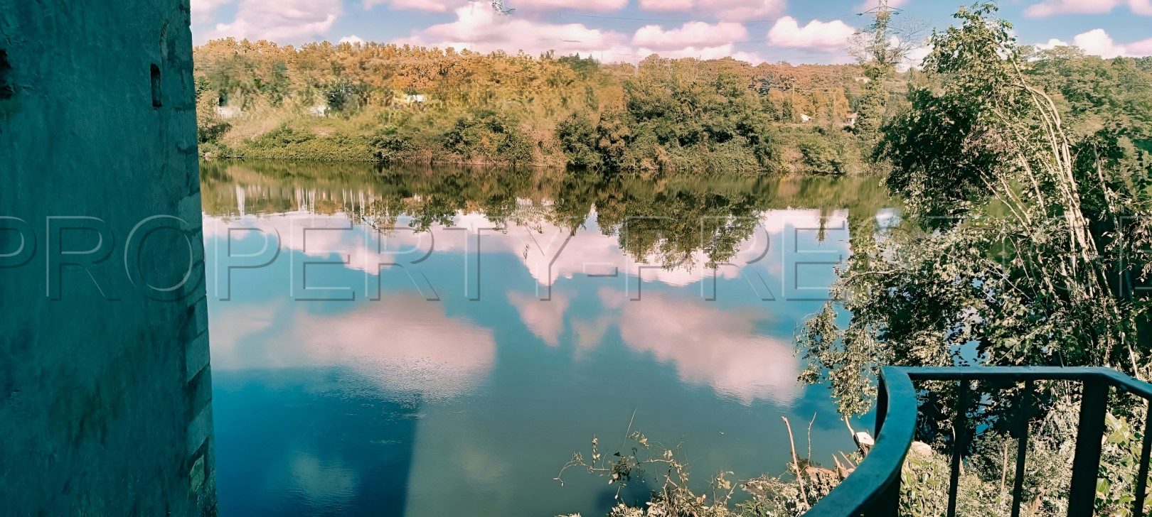 
                                                Vente
                                                 PERIGORD ANCIEN MOULIN A RENOVER 5 HA