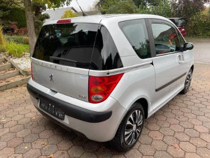 
                                                Voiture
                                                 Peugeot 1007 Premium