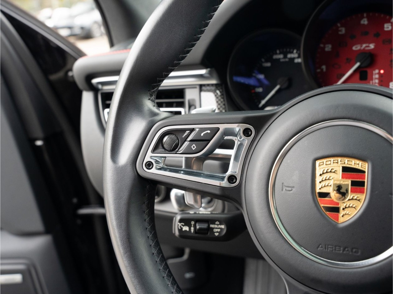 
                                                Voiture
                                                 Porsche Macan (2) GTS - 381 PS - PDK