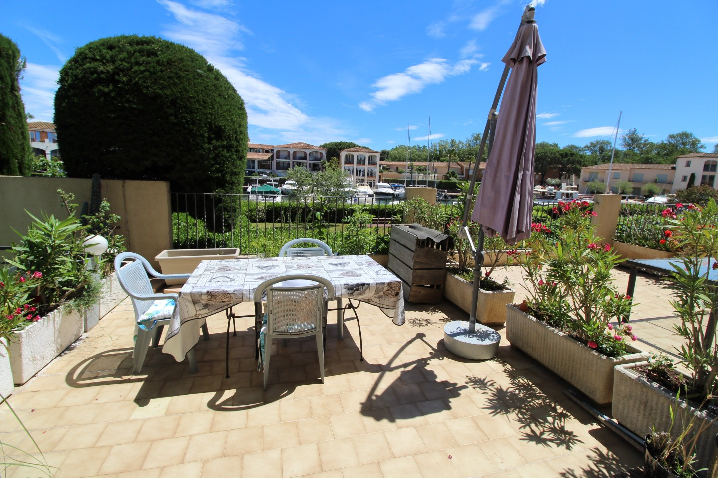 
                                                Vente
                                                 Port Cogolin deux pièces en rez de jardin