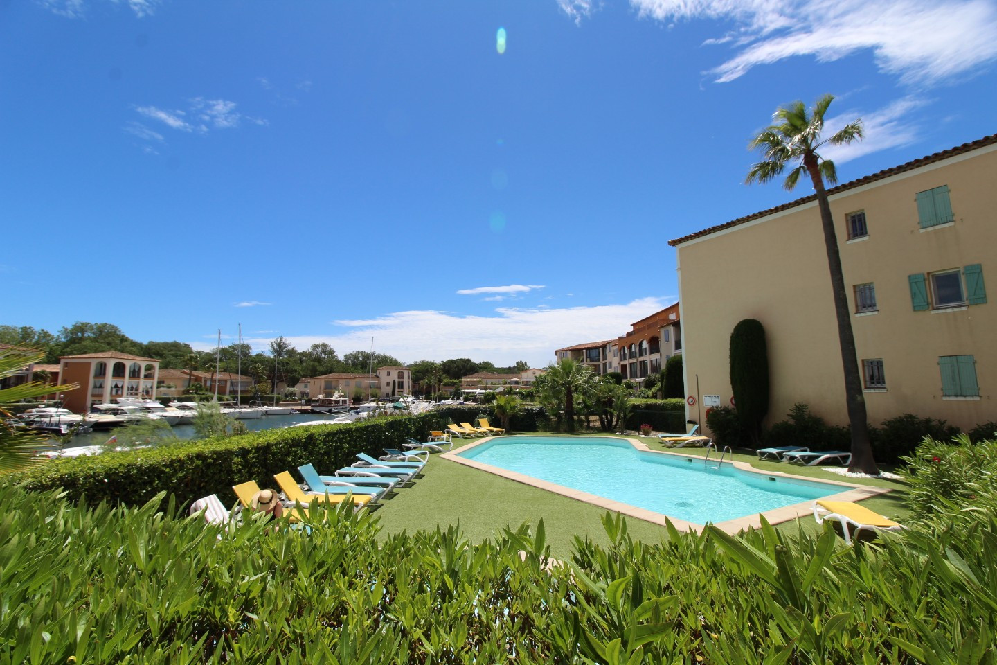 
                                                Vente
                                                 Port Cogolin deux pièces en rez de jardin