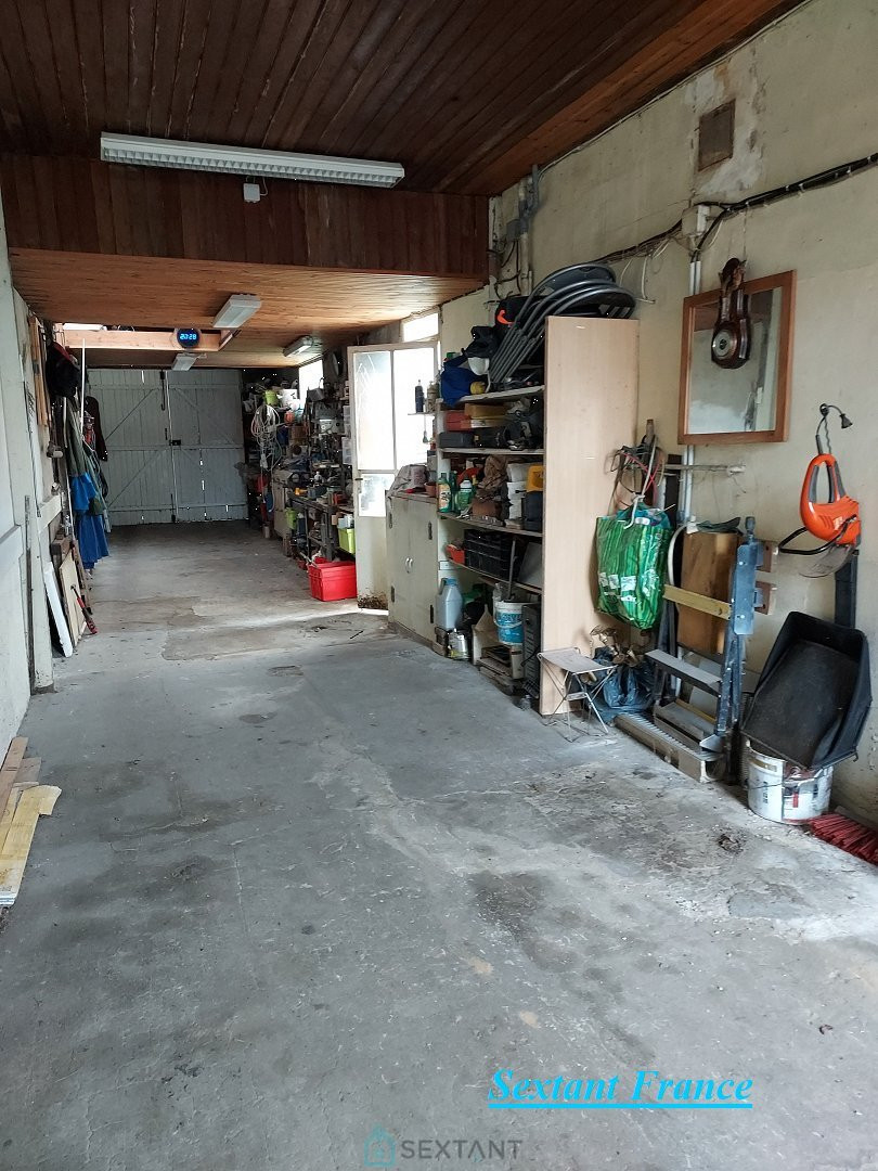 
                                                Vente
                                                 Propriété de caractère - 3 garages / atelier 120 m²