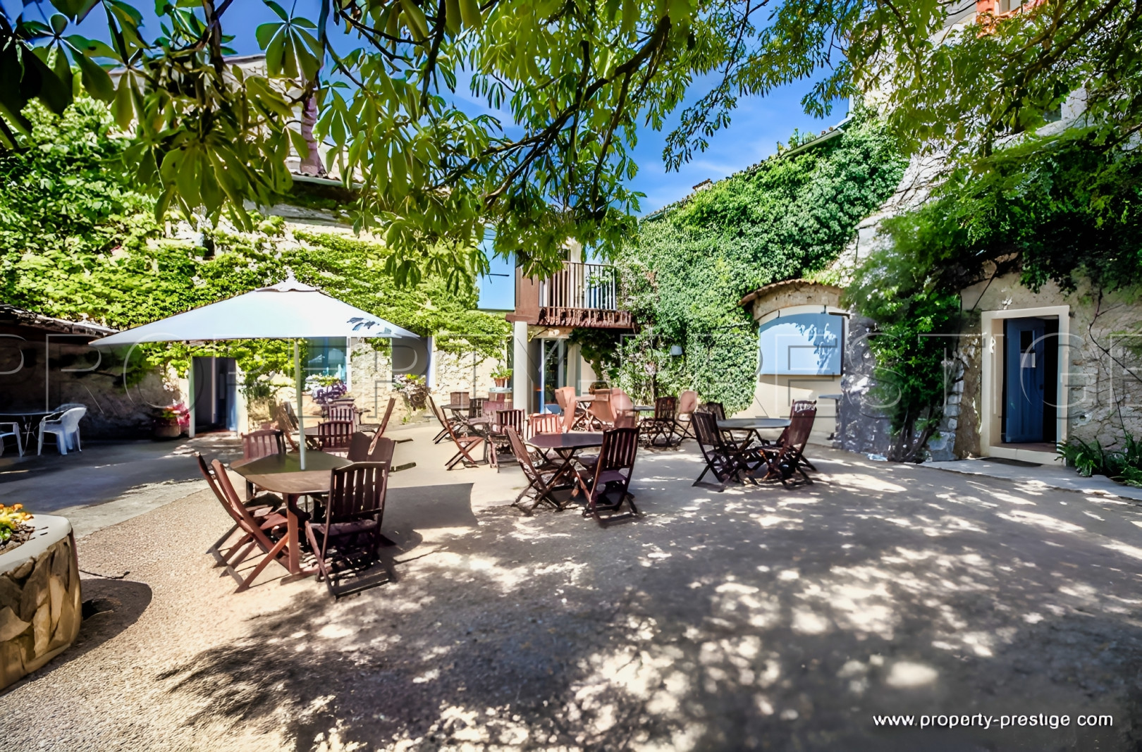 
                                                Vente
                                                 PROVENCE - PROPRIETE 150 HA  NATURE