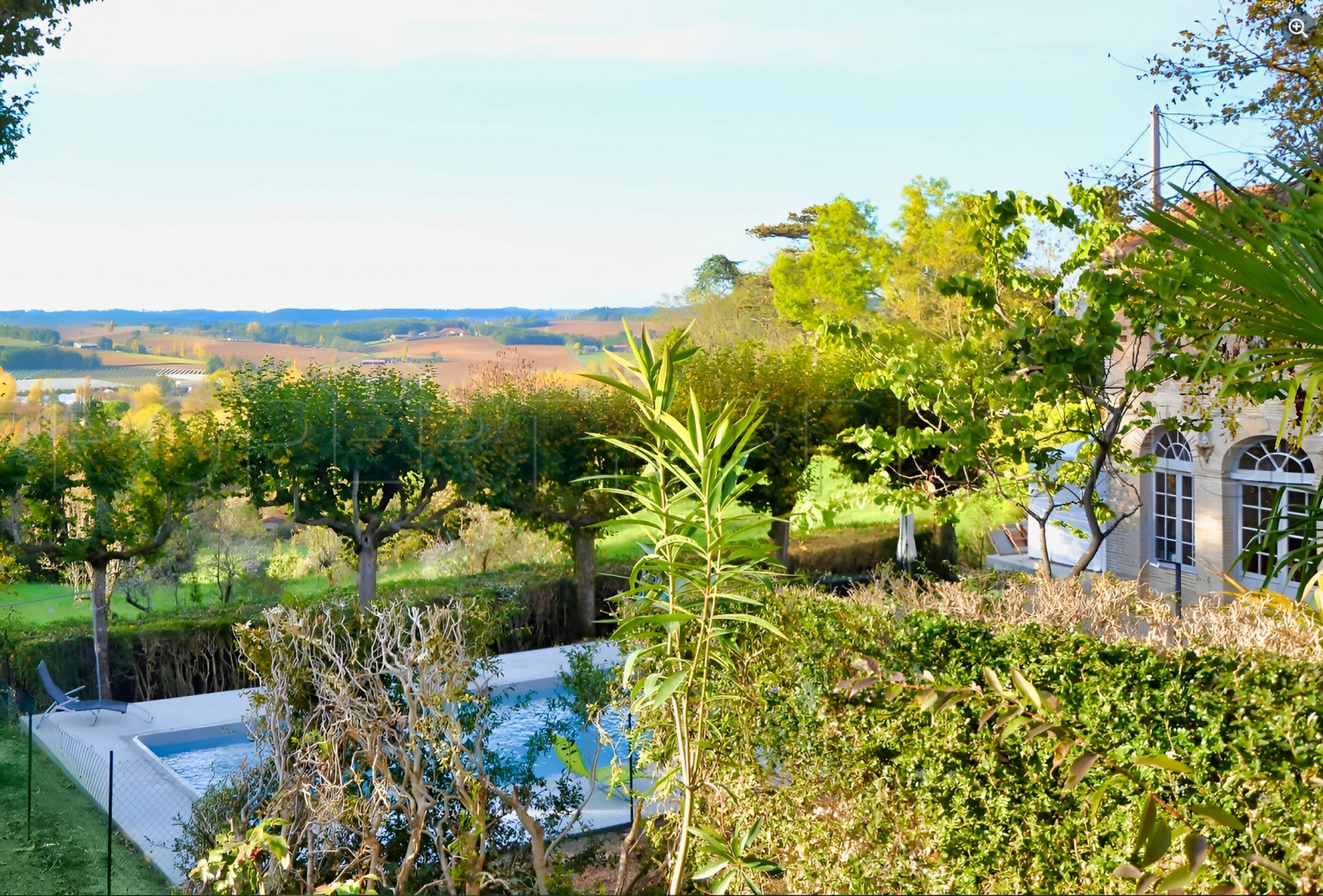 
                                                Vente
                                                 QUERCY PROPRIETE XIXème GITES CHAMBRES D’HÔTES