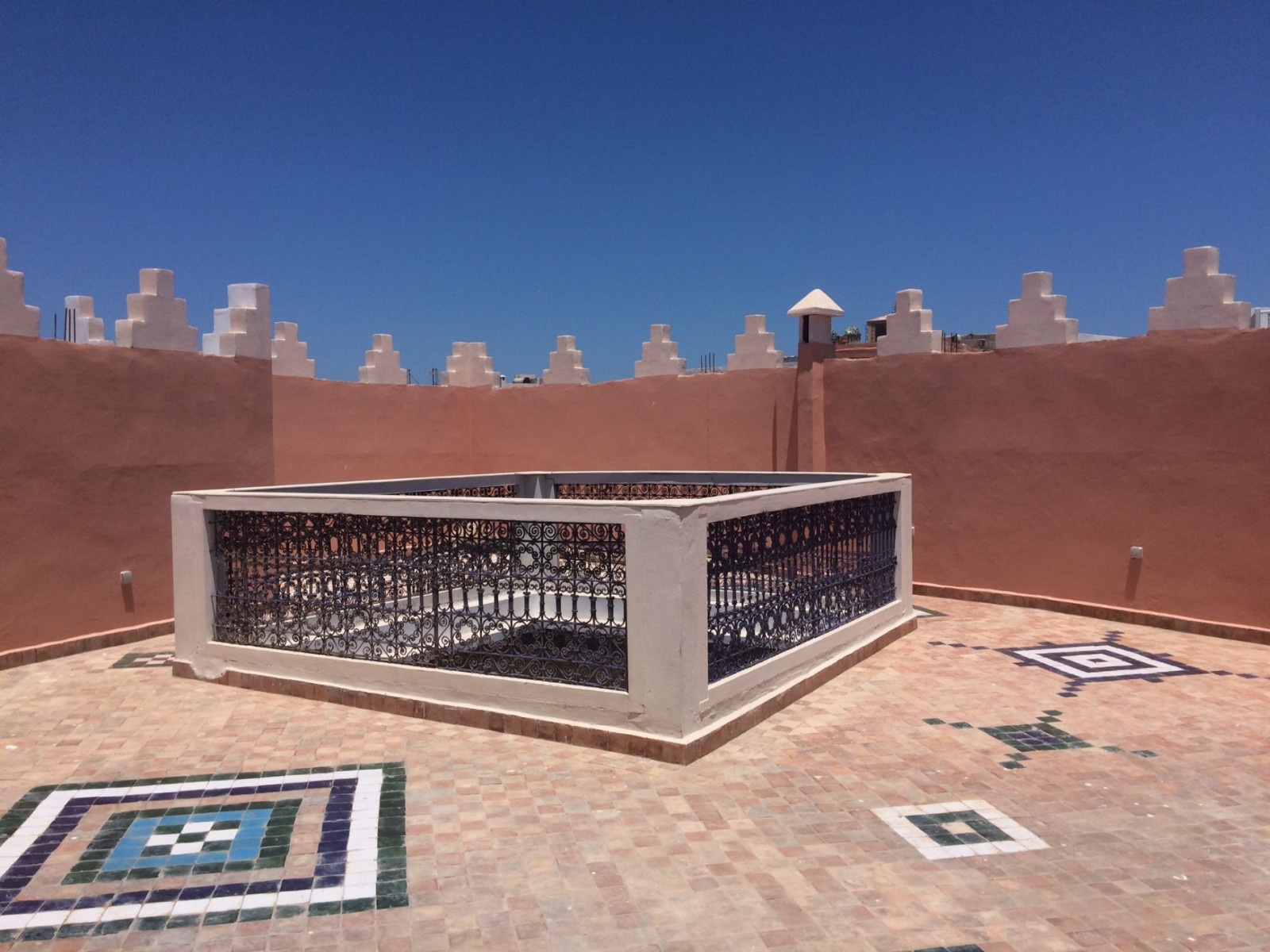 
                                                Vente
                                                 RIAD-ESSAOUIRA