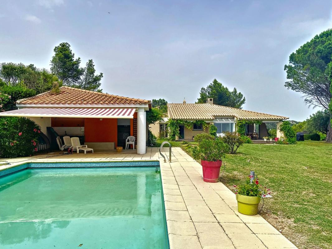 
                                                Vente
                                                 ROCHEFORT DU GARD - VILLA T6 242 M² SUR 5000 M² DE PARCELLE - PISCINE POOL HOUSE