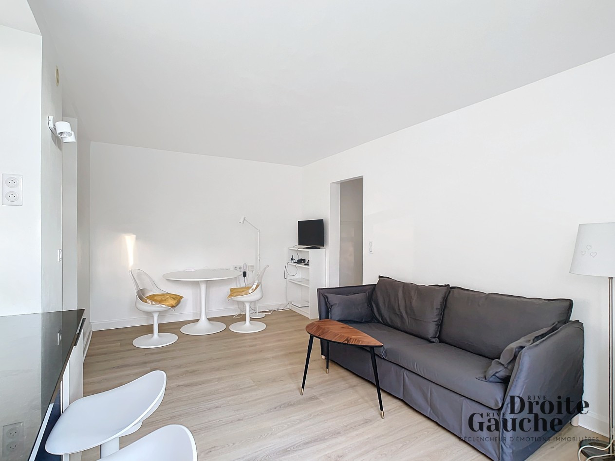 
                                                Vente
                                                 SAINT-CLOUD APPARTEMENT QUATRE PIECES