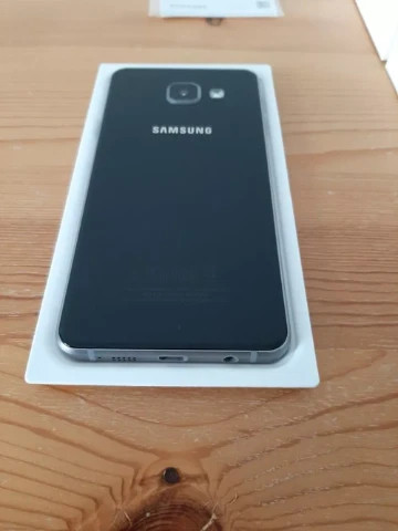 
                                                Télephonie
                                                 Samsung Galaxy A3 (2016) 16 GB comme neuf occasion