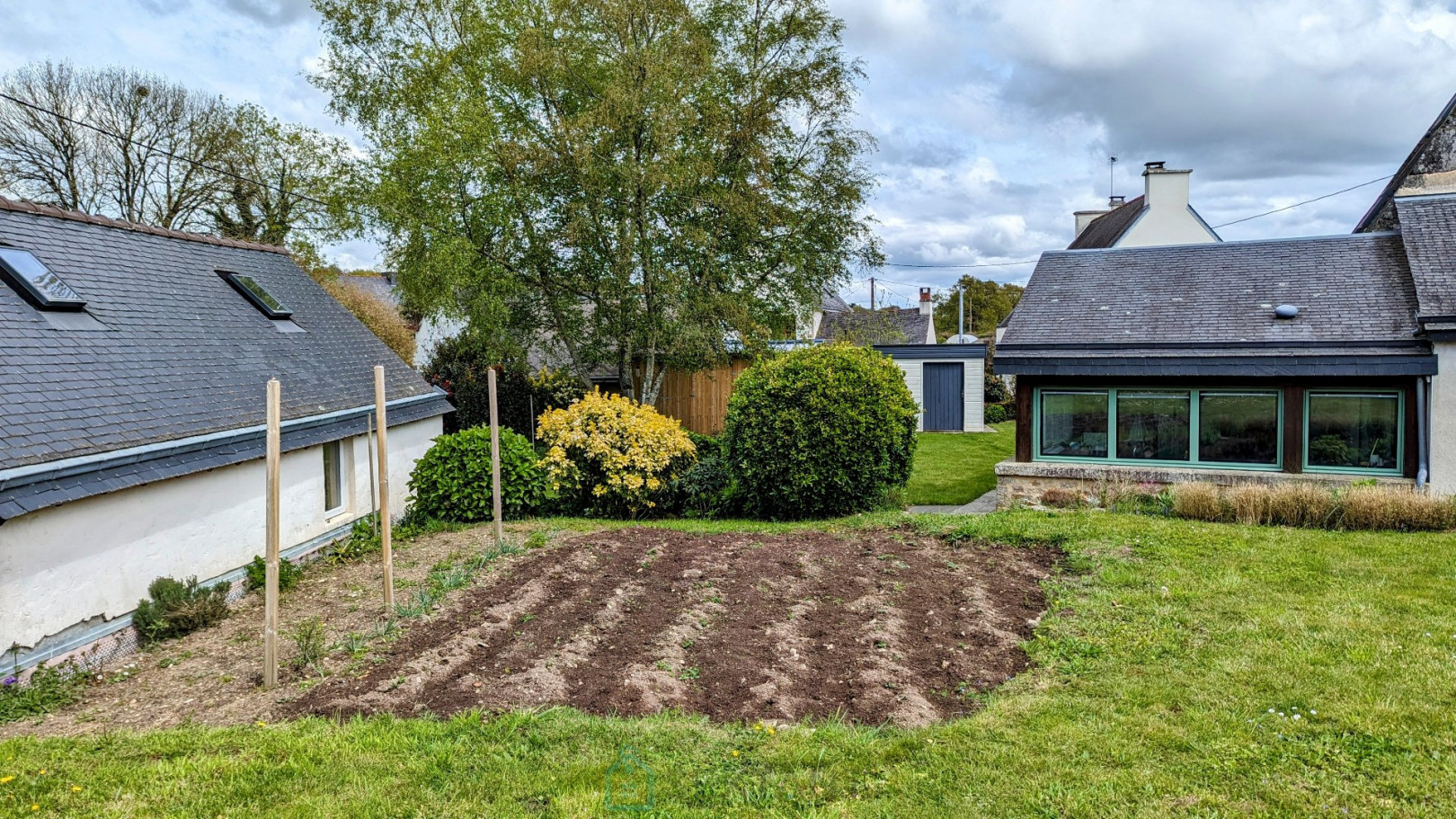 
                                                Vente
                                                 Splendide maison en pierre avec volumes surprenants et 4 chambres