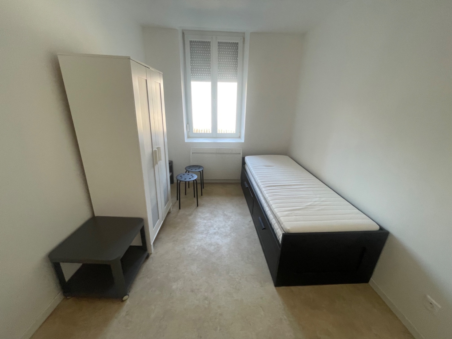 
                                                Location
                                                 Studio T1 de 22m2 meublé au centre de Mirecourt