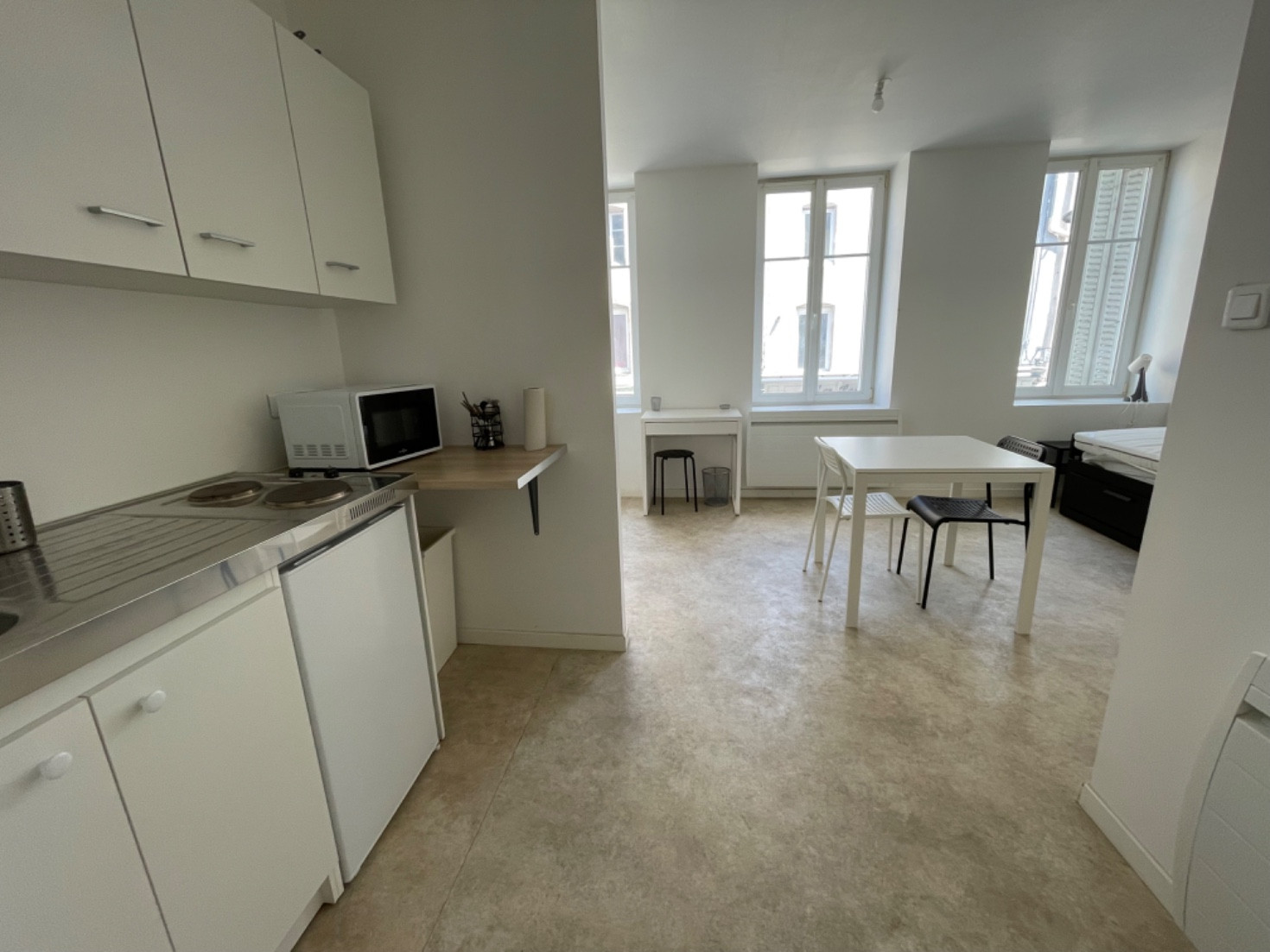 
                                                Location
                                                 Studio T1 de 25m2 meublé idéal étudiant