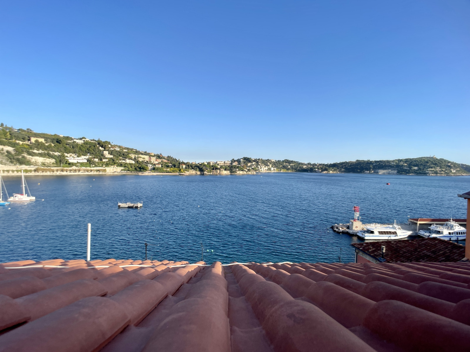 
                                                Vente
                                                 Superbe appartement esprit loft de 100 m² au coeur de la vieille ville de Villefranche