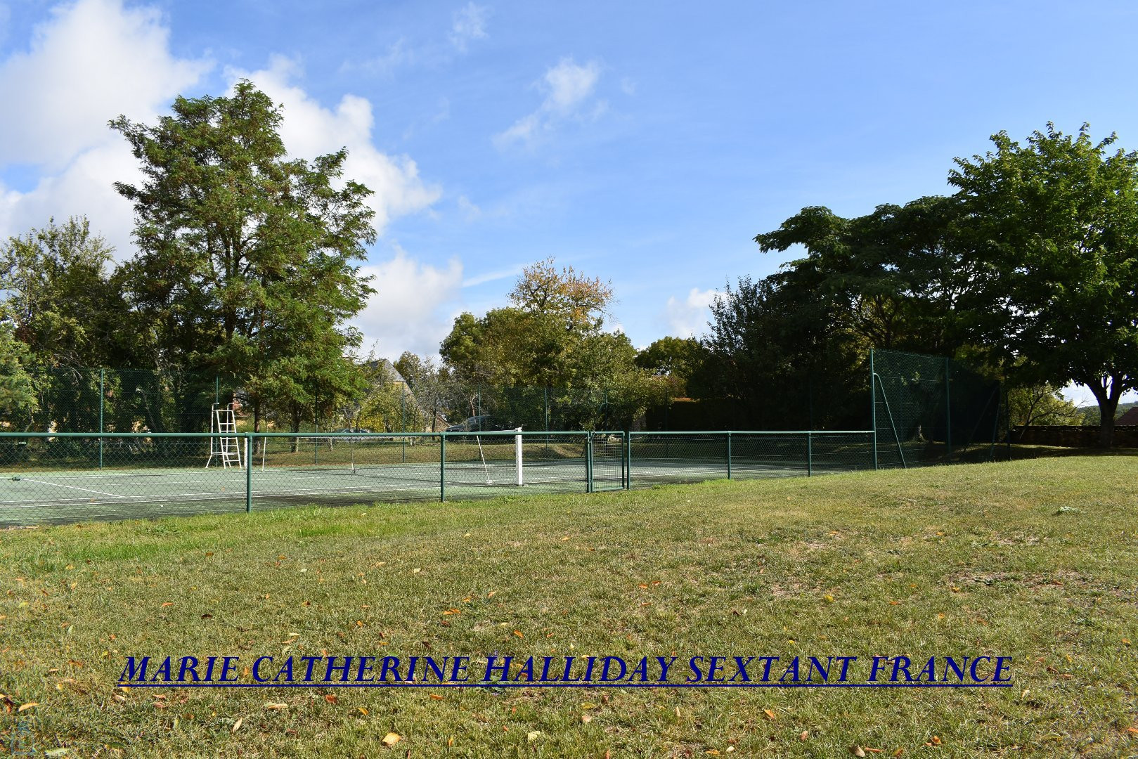 
                                                Vente
                                                 SUPERBE BATISSE PERIGOURDINE DU 16 EME SIECLE AVEC SA TOUR ET SON TENNIS 