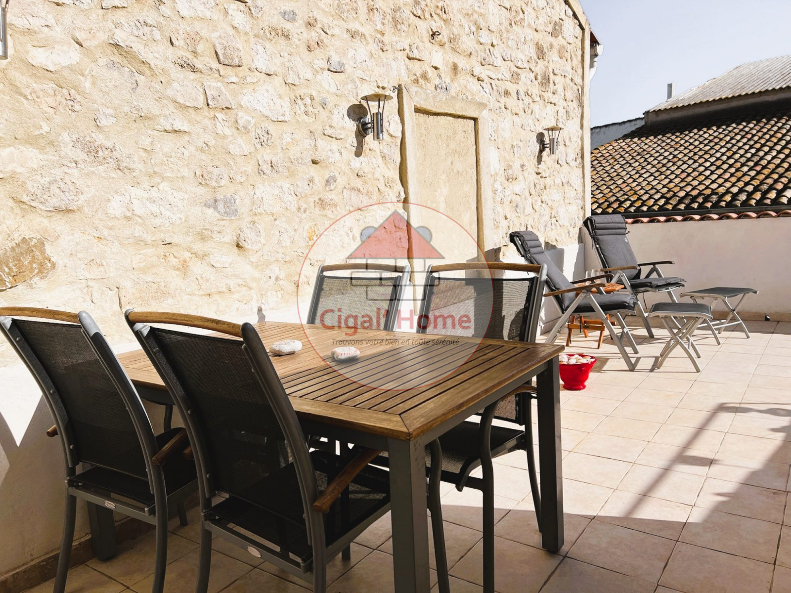 
                                                Vente
                                                 Superbe Maison avec Terrasse et Cour