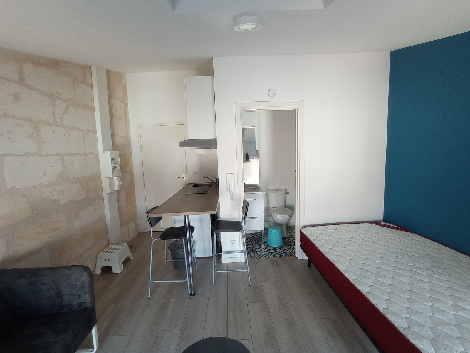 
                                                Location
                                                 T1 22 m² immeuble pierre Libourne centre