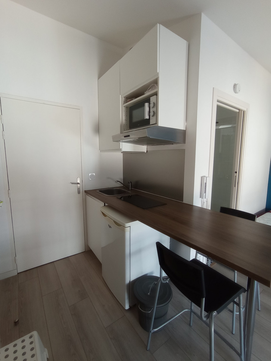 
                                                Location
                                                 T1 22 m² immeuble pierre Libourne centre