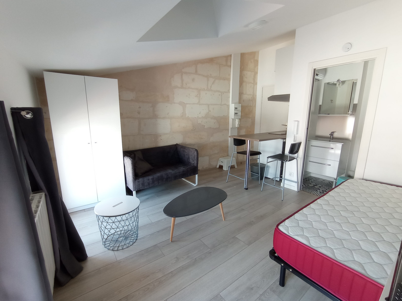 
                                                Location
                                                 T1 22 m² immeuble pierre Libourne centre