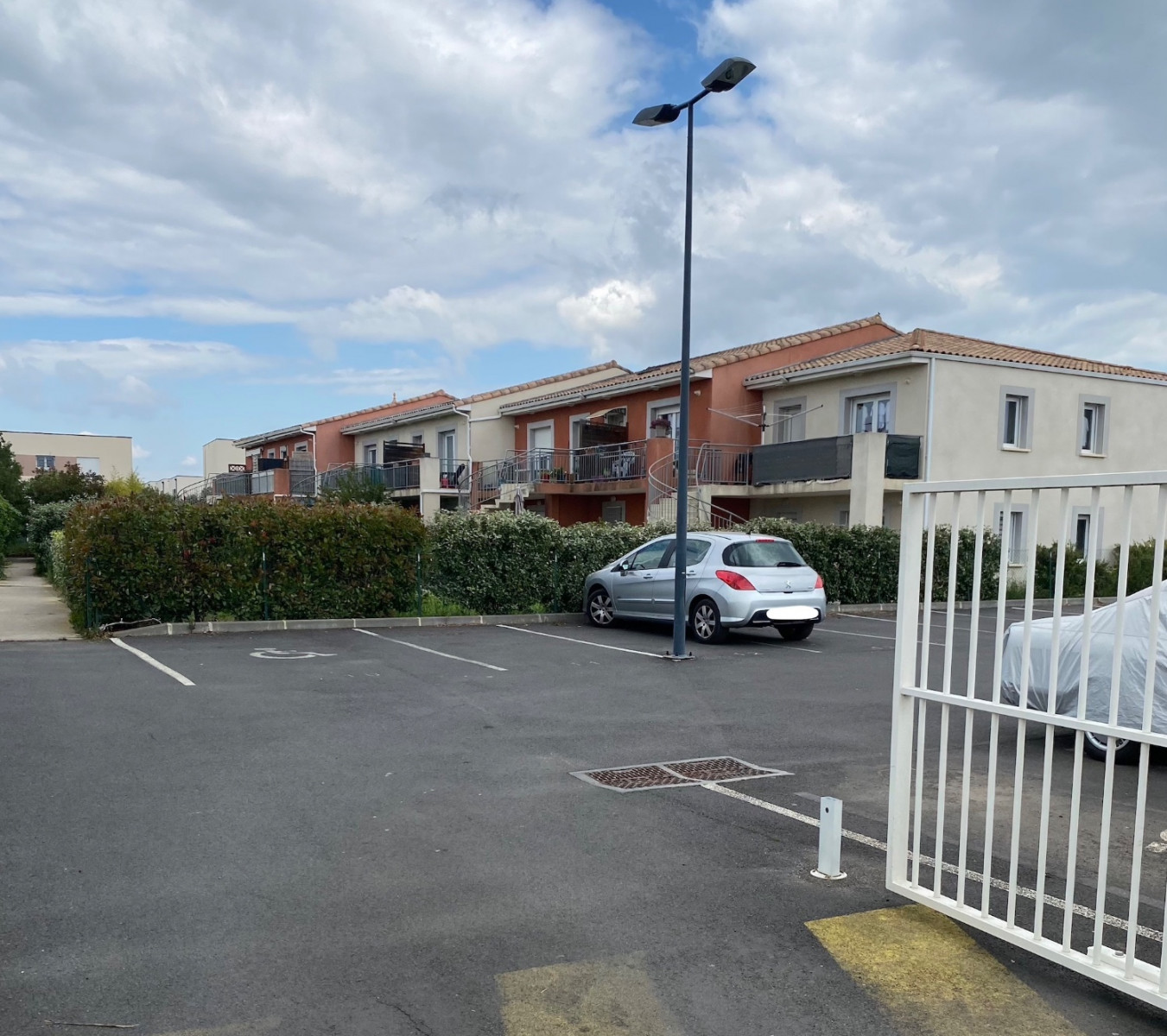 
                                                Vente
                                                 T3 avec Jardin privatif de 254 m2