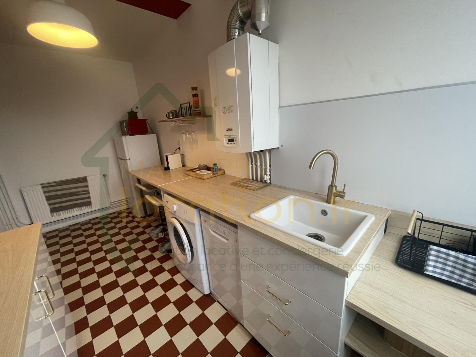 
                                                Location
                                                 T3 STYLE HAUSSMANNIEN MEUBLE AVEC GOUT