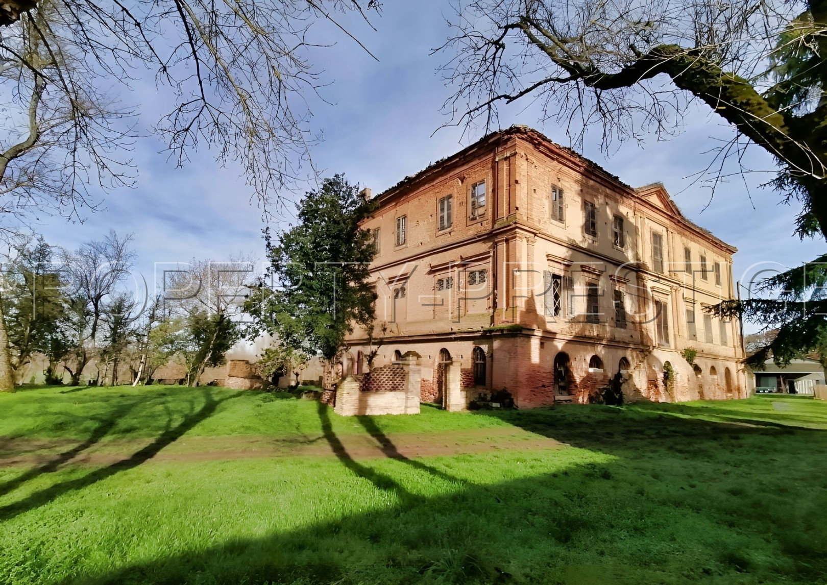 
                                                Vente
                                                 TARN CHATEAU XVIIème 10 HA