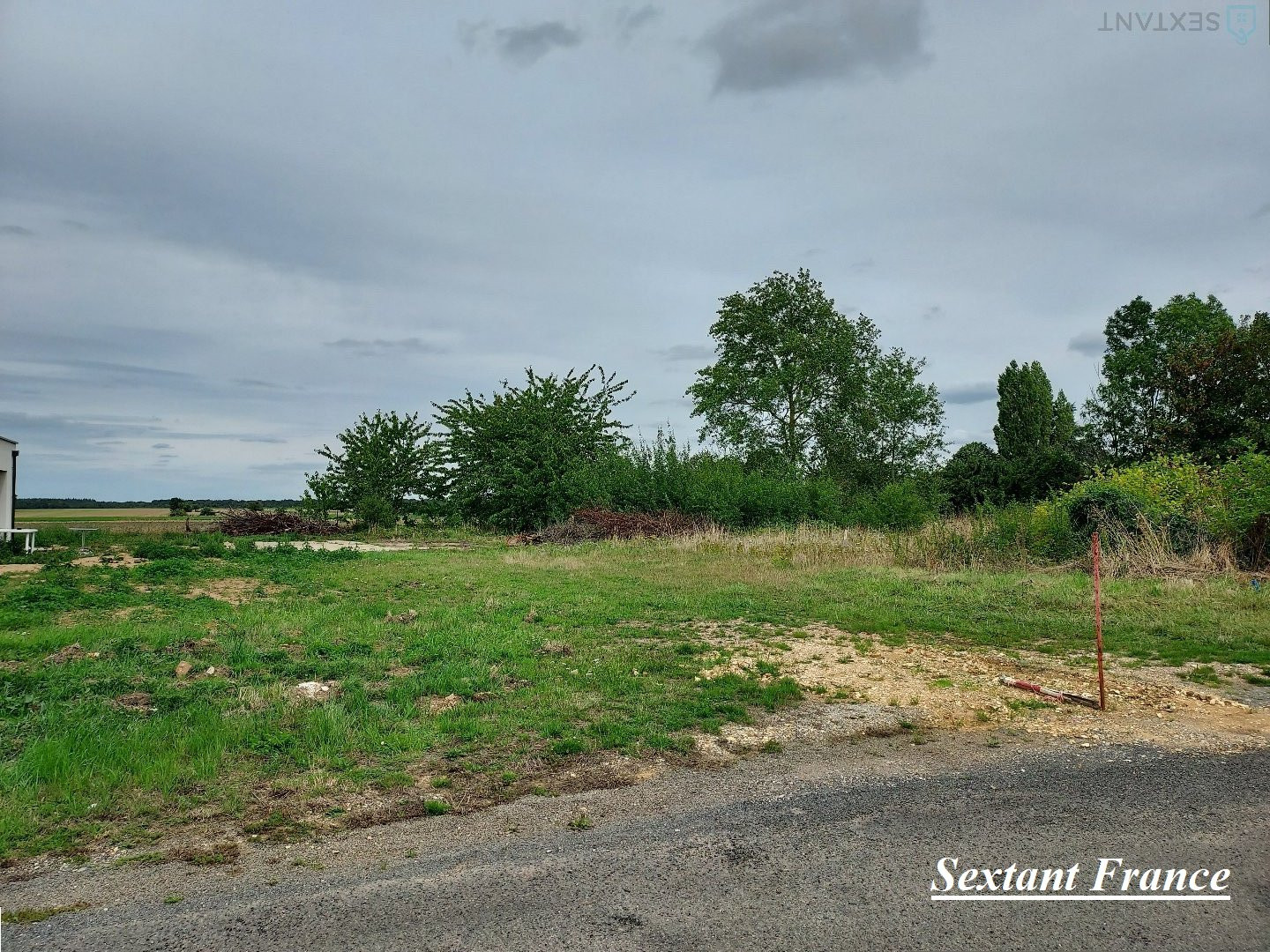 
                                                Vente
                                                 Terrain à bâtir au calme