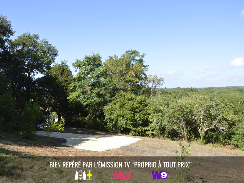 
                                                Vente
                                                 Terrain constructible de 6 877 m²