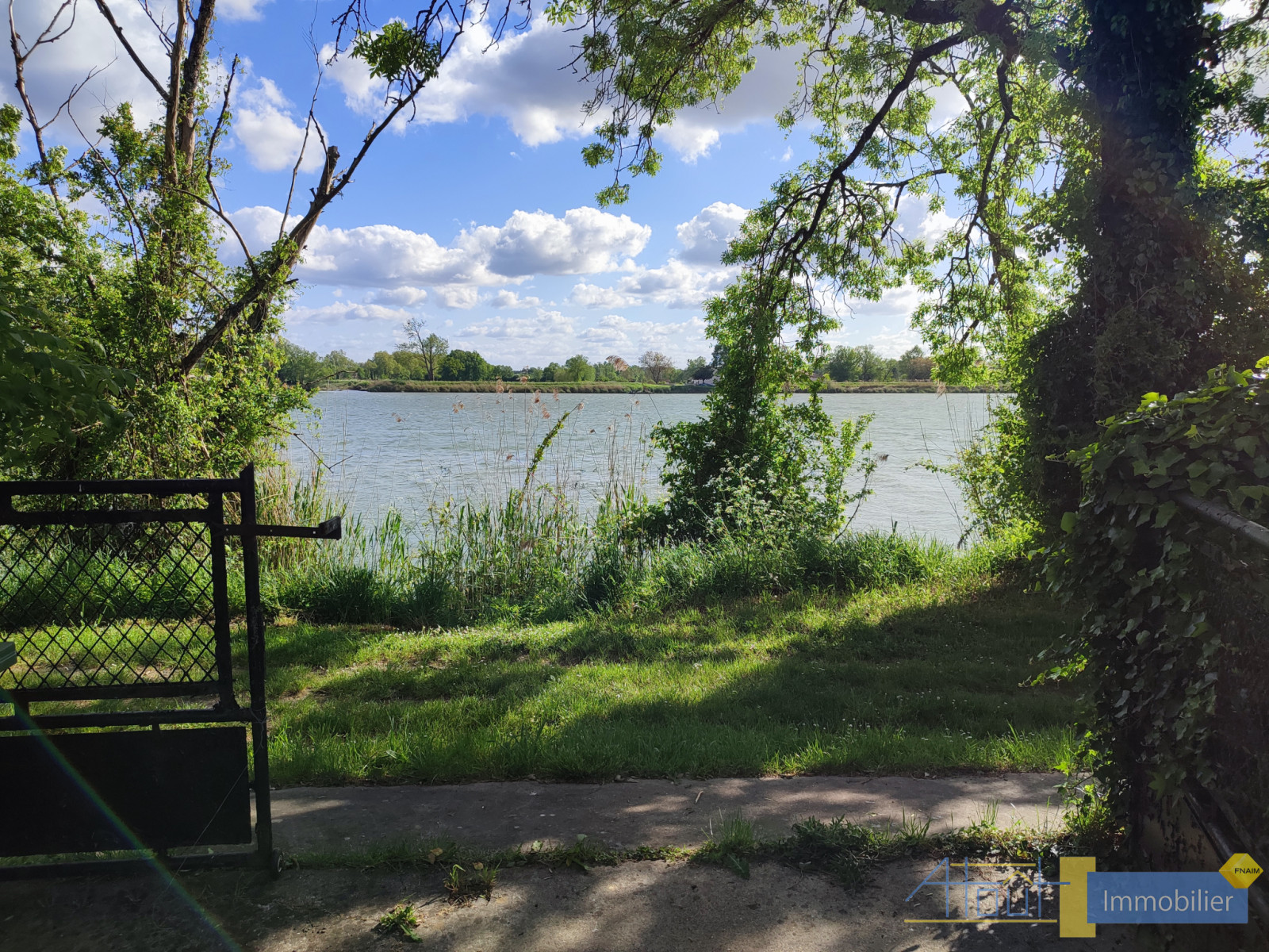 
                                                Vente
                                                 Terrain de loisirs au bord de la Garonne