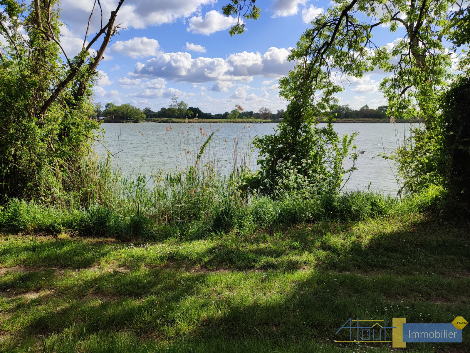 
                                                Vente
                                                 Terrain de loisirs au bord de la Garonne