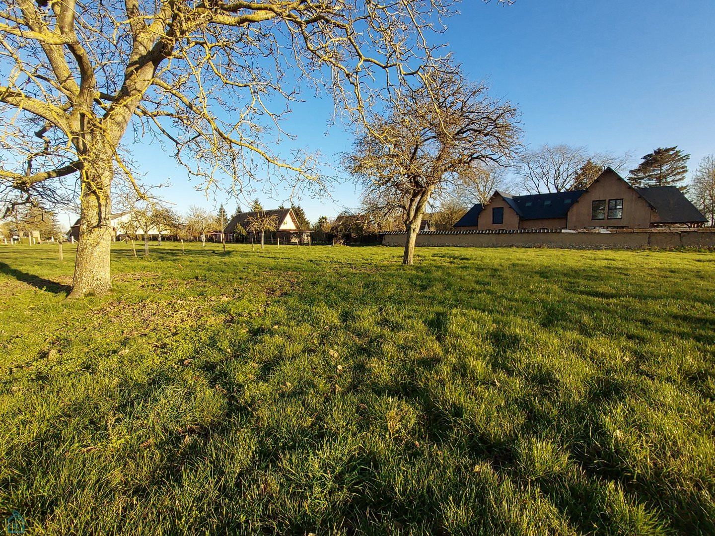 
                                                Vente
                                                 Terrain semi viabilisé 1879 m2 - Le Neubourg à 10 min