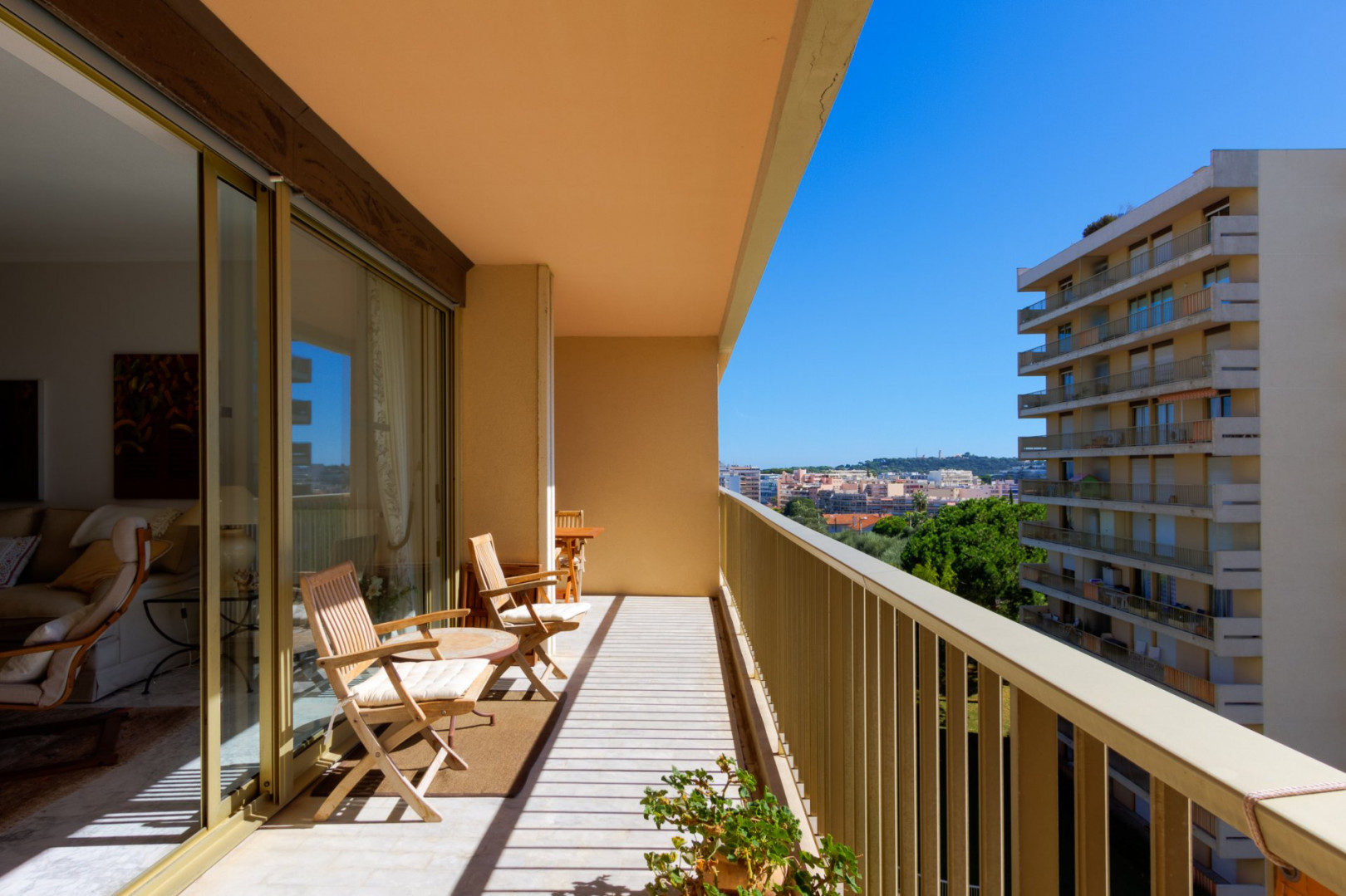 
                                                Vente
                                                 Trois pièces avec vue mer à Juan les Pins