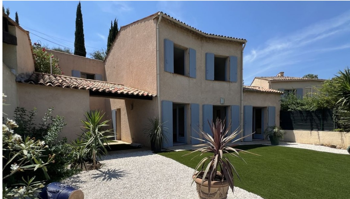 
                                                Vente
                                                 UNIQUE BELLE VILLA AU PIED DU VILLAGE DE MOUGINS