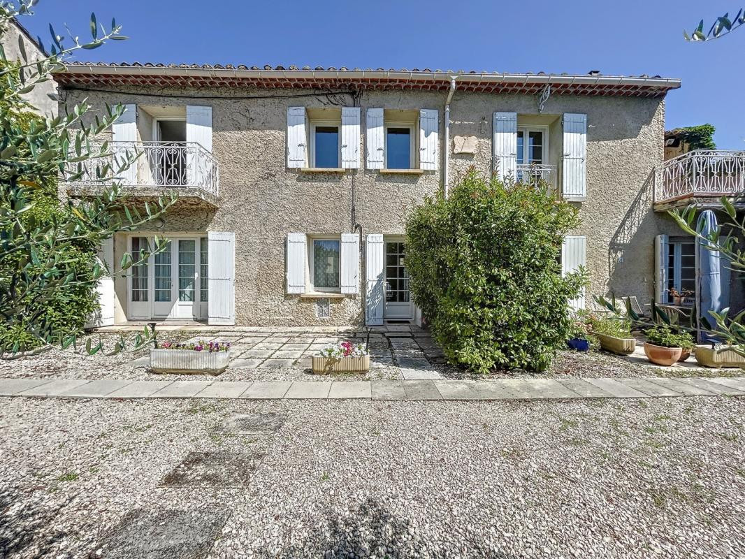 
                                                Vente
                                                 Uniquement Chez nous ! Saint Saturnin- les-Avignon