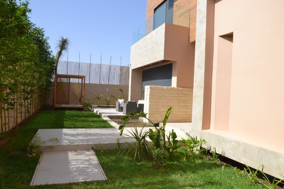 
                                                Vente
                                                 VILLA 325 M² - 13 PIÈCES - MARRAKECH VLA0947