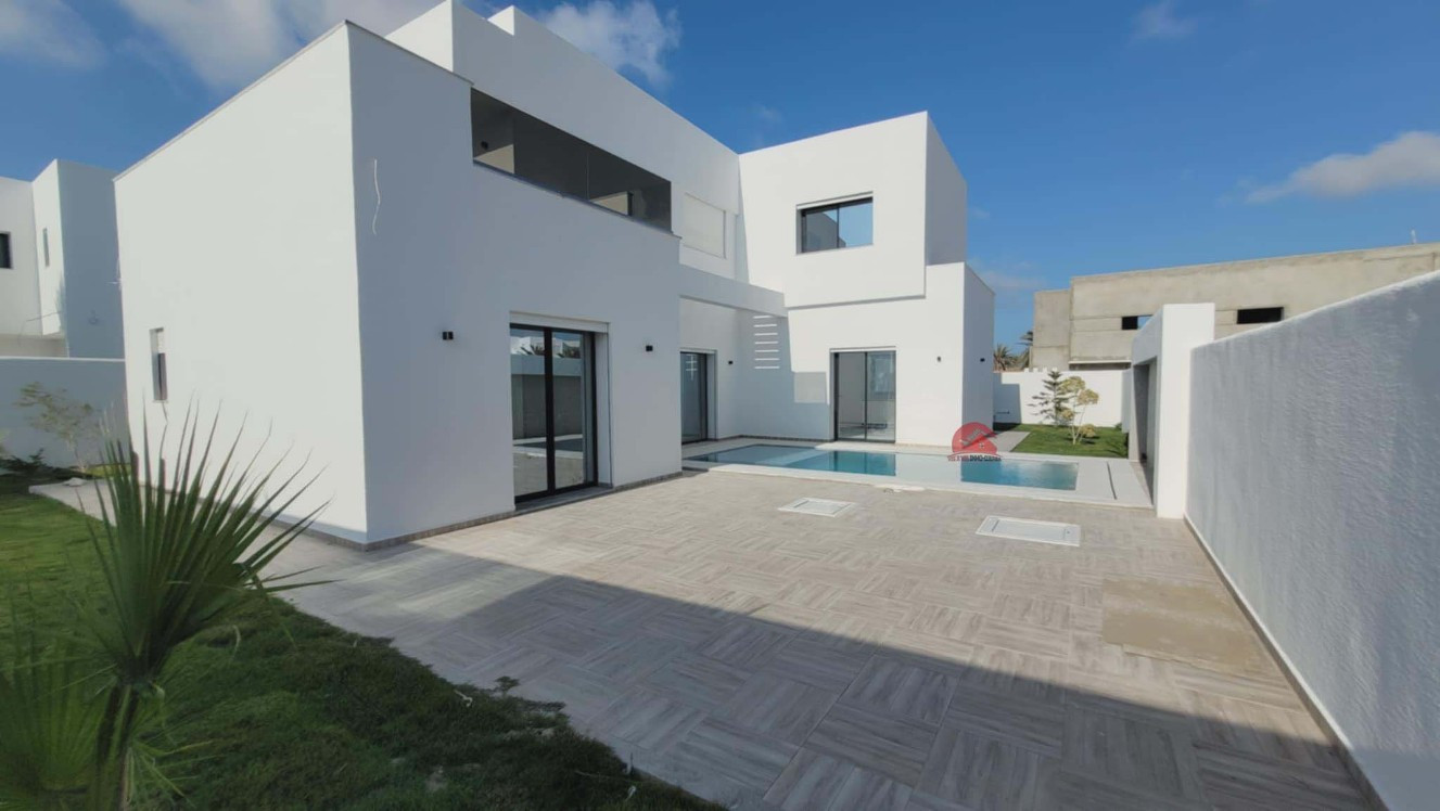 
                                                Vente
                                                 VILLA AVEC PISCINE À MEZRAYA DJERBA ZA - RÉF V620