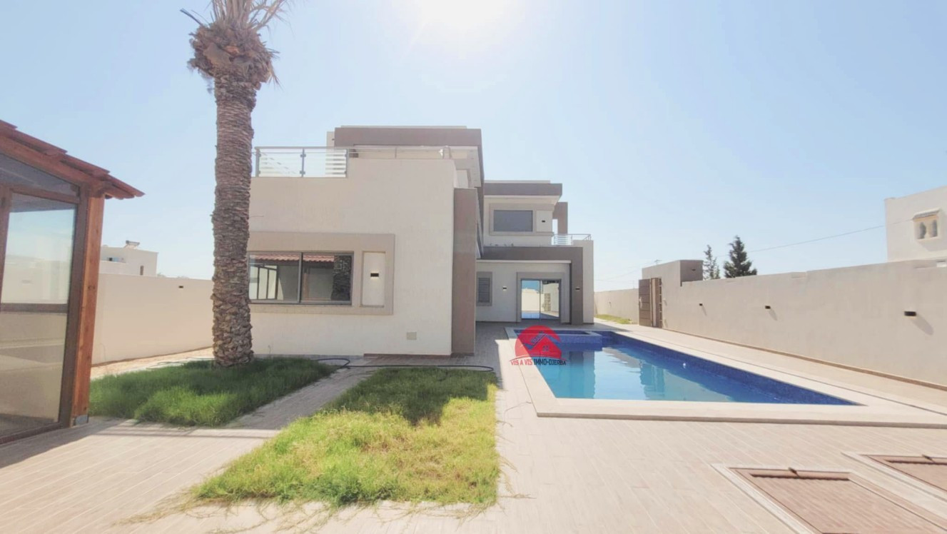 
                                                Vente
                                                 VILLA AVEC PISCINE - DJERBA ZA-TITRE BLEU-RÉF V684