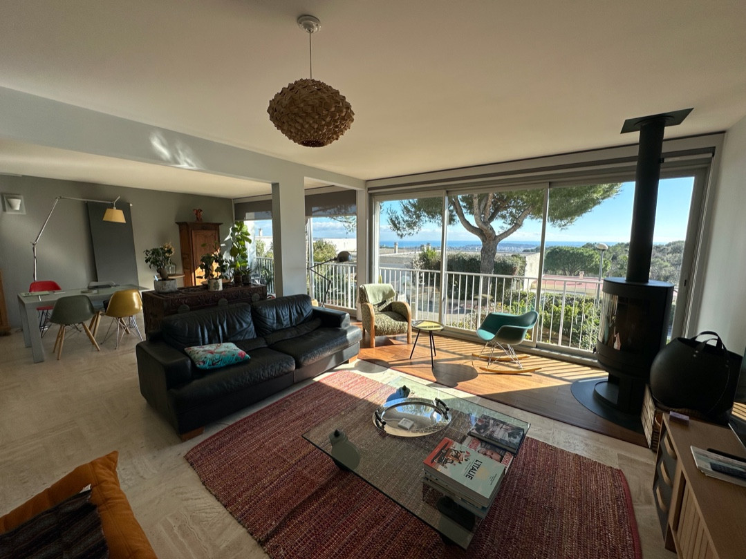 
                                                Vente
                                                 Villa californienne 142m² vue mer