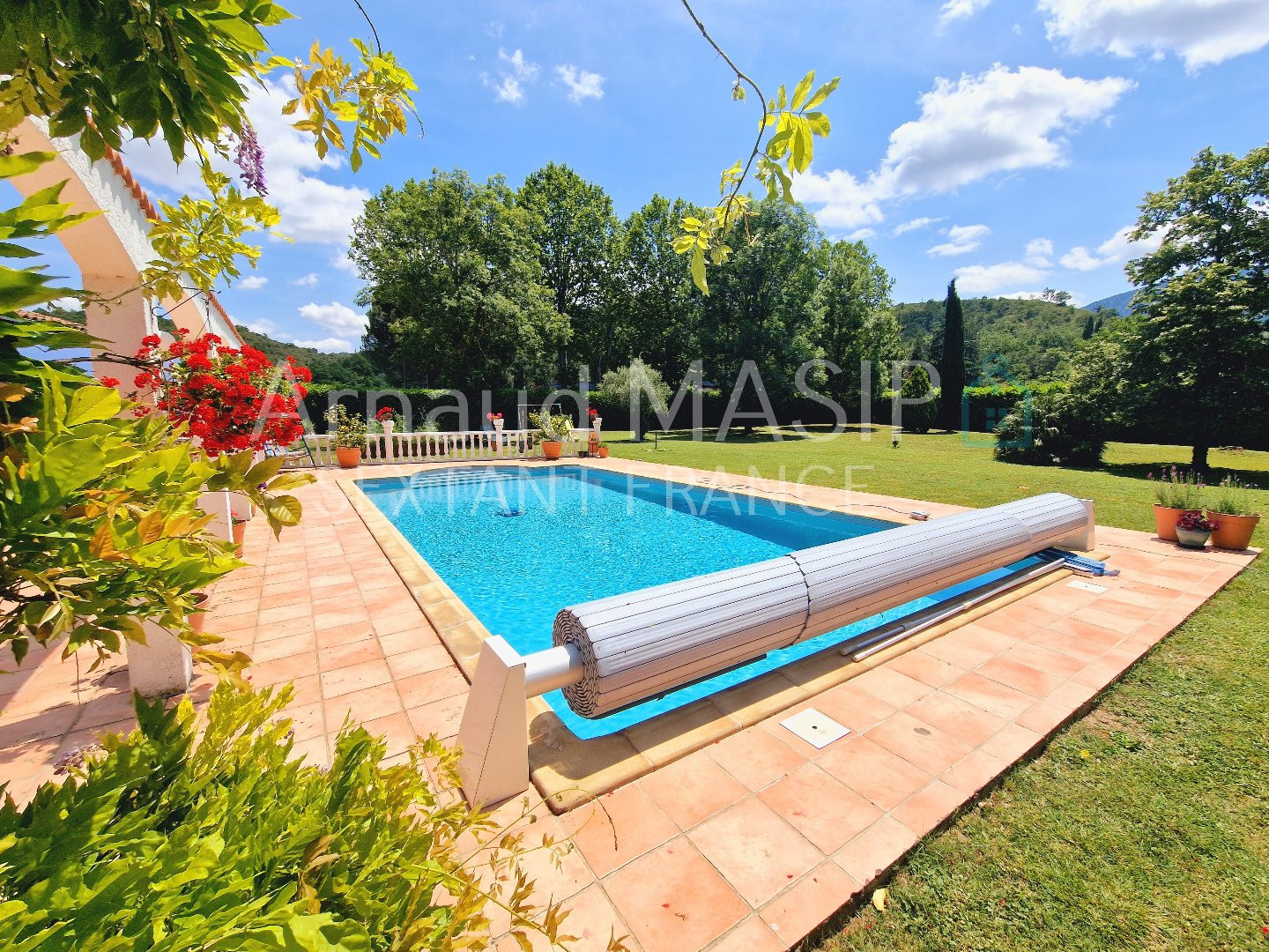 
                                                Vente
                                                 VILLA DE STANDING 217m², GGE, TERRASSE, PISCINE, TERRAIN 4 207m²  