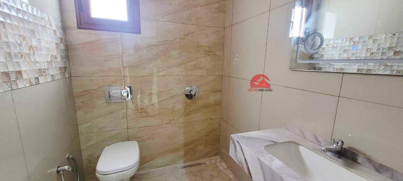 
                                                Vente
                                                 VILLA NEUVE À DJERBA HOUMT SOUK - RÉF V671