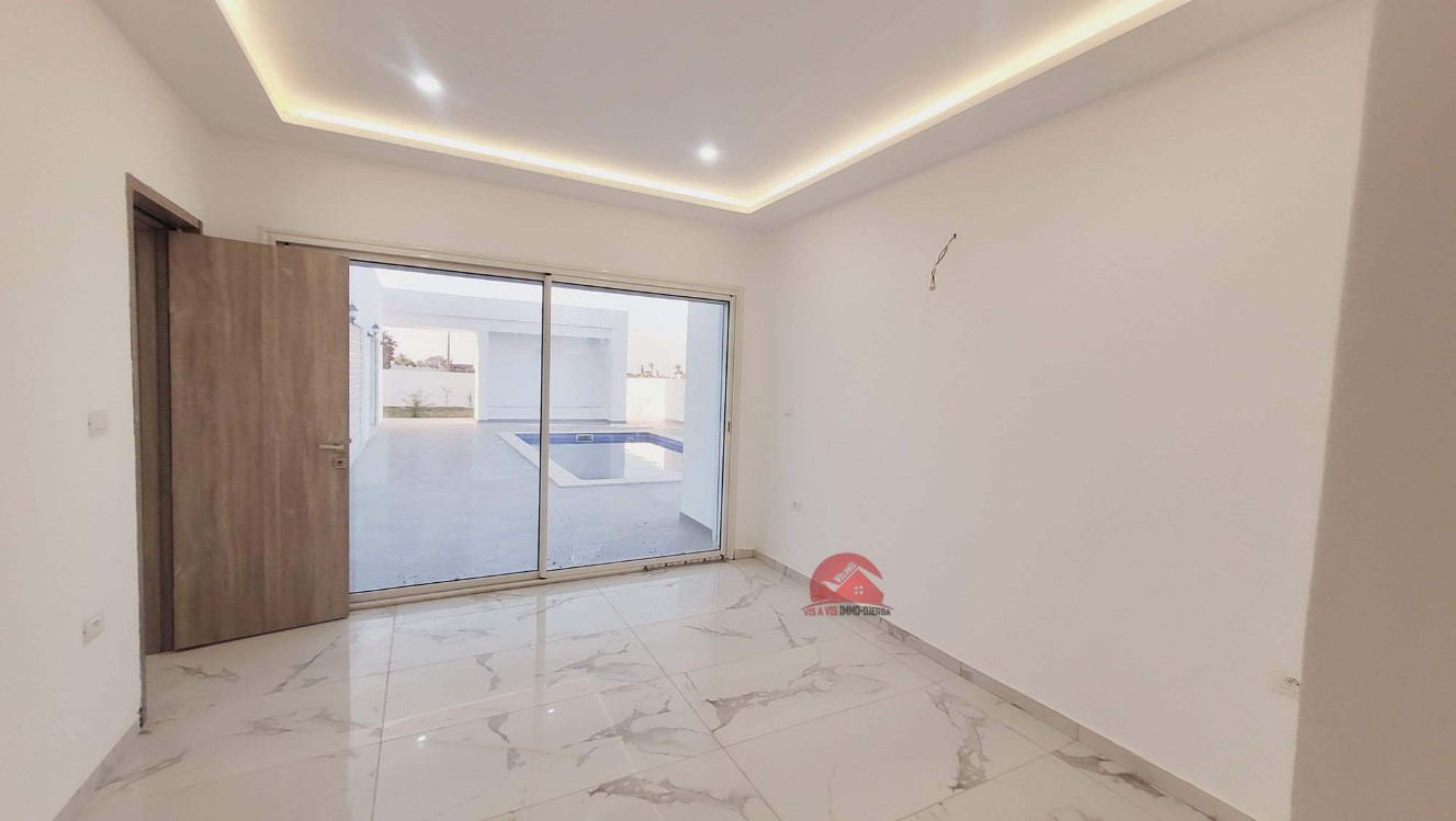 
                                                Vente
                                                 VILLA NEUVE À HOUMT SOUK DJERBA - RÉF V680