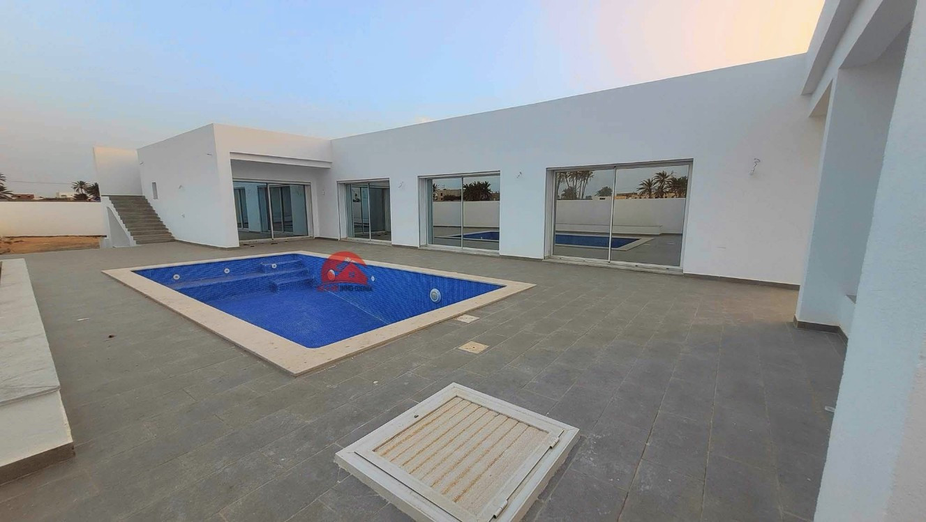 
                                                Vente
                                                 VILLA NEUVE À HOUMT SOUK DJERBA - RÉF V680