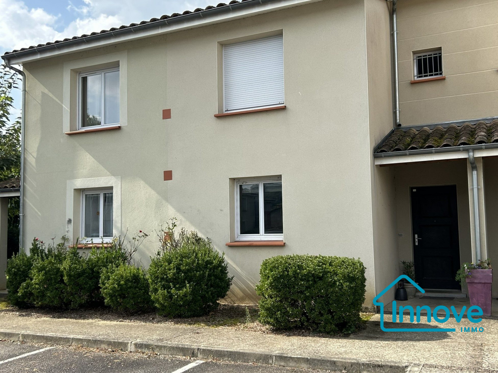 
                                                Vente
                                                 Villa T4 de 78m2 située dans une résidence sécurisée de 2005